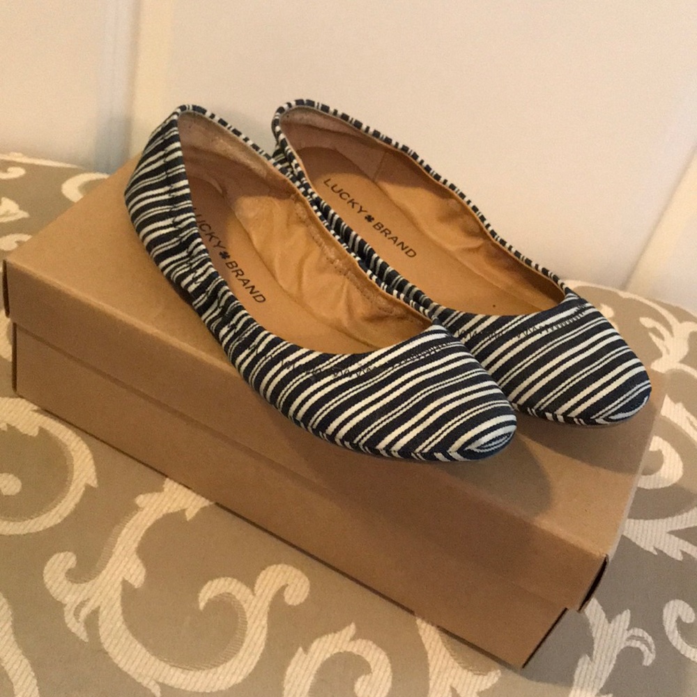 Lucky brand flats